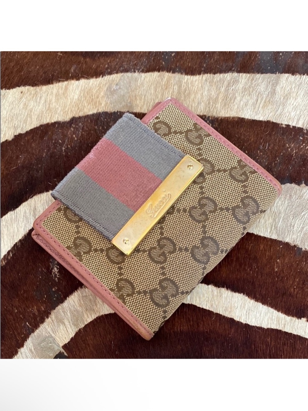 Gucci Brown GG Canvas Card Holder with Pink Trim and Gold Plate
G-08